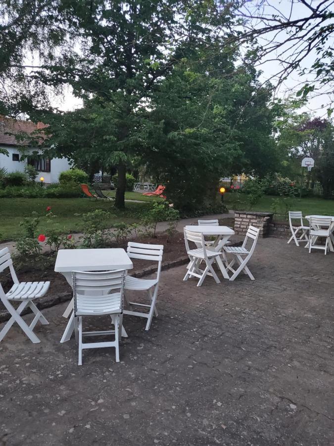 Liget Ueduelo Siofok B&B 외부 사진